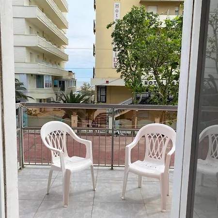 Piccari Nuova Gestione 3* רימיני